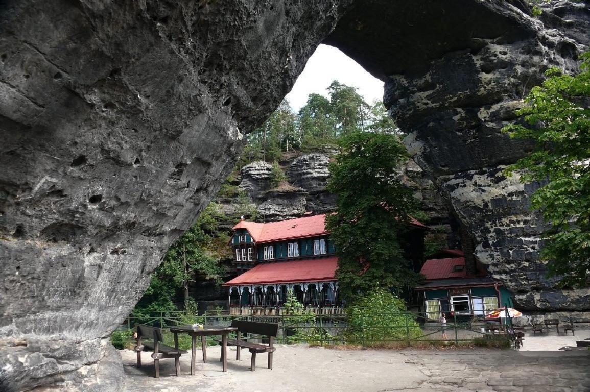 Pension-Restaurace Lugano Hřensko Extérieur photo
