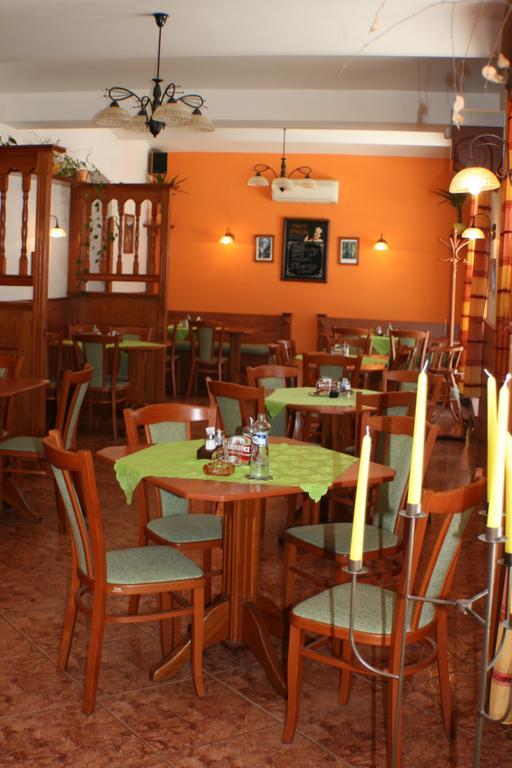 Pension-Restaurace Lugano Hřensko Extérieur photo