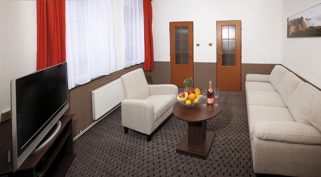 Pension-Restaurace Lugano Hřensko Extérieur photo