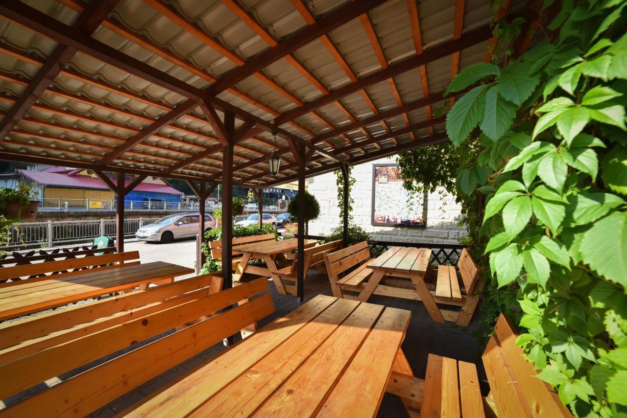 Pension-Restaurace Lugano Hřensko Extérieur photo